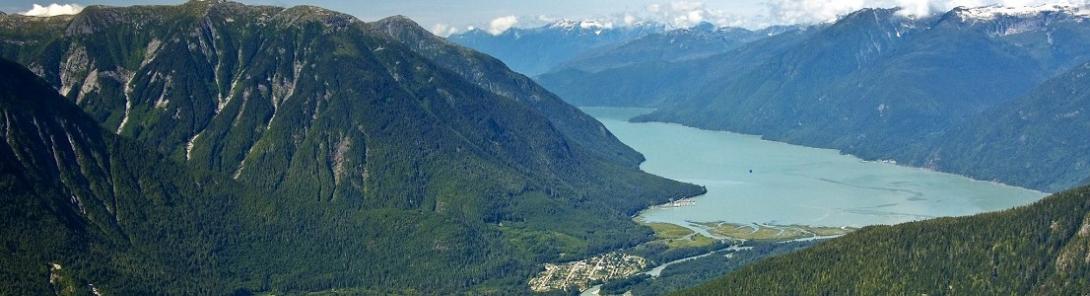 bella coola and pacific ocean 