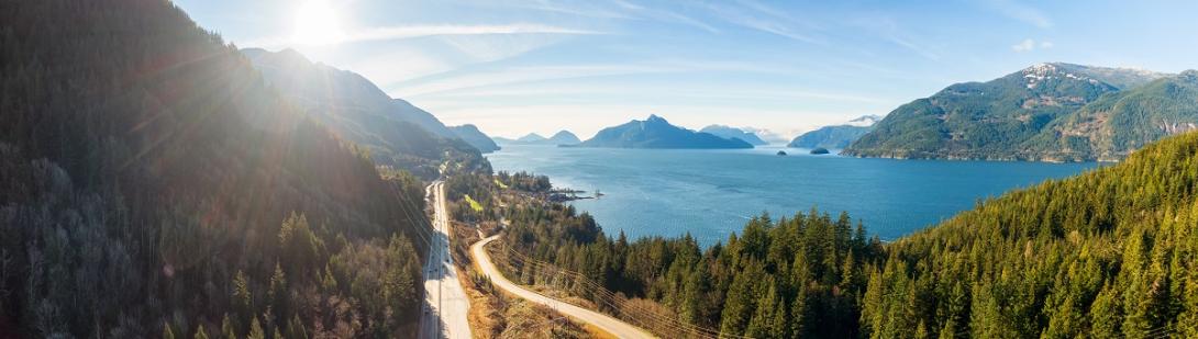 Sea to Sky highway next to ocean 